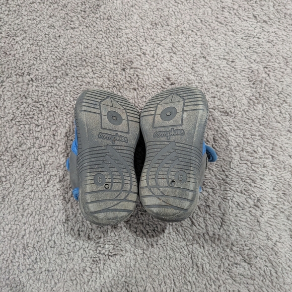 Oomphies Kids Gray and Blue Sandals - Picture 5 of 8